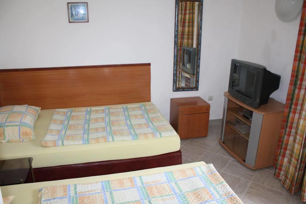 Guest House Saga Χέρτσεγκ Νόβι Εξωτερικό φωτογραφία