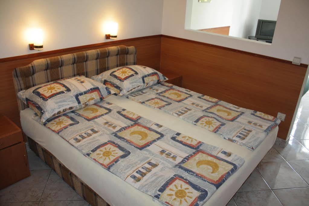 Guest House Saga Χέρτσεγκ Νόβι Εξωτερικό φωτογραφία